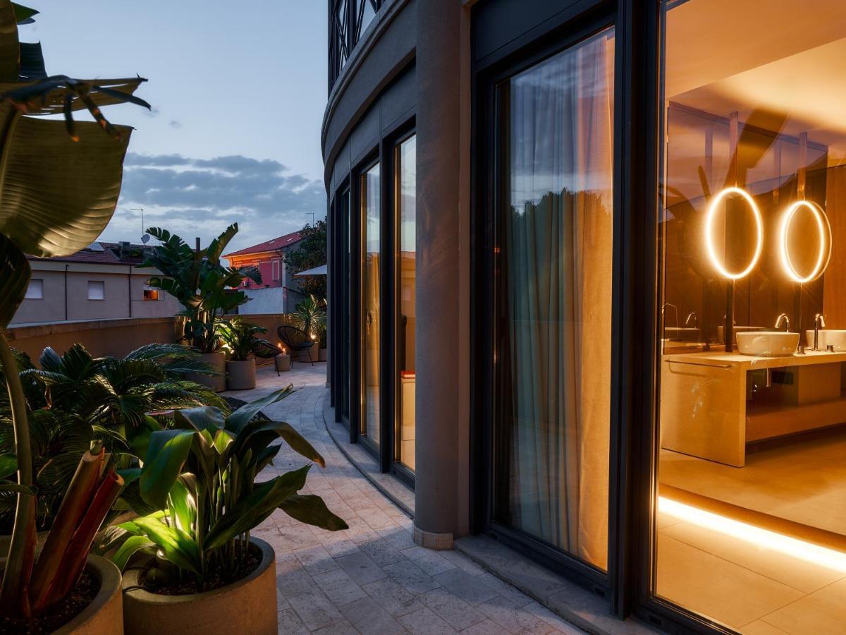 Le Residenze By Victoria Palace Cattolica Exteriör bild