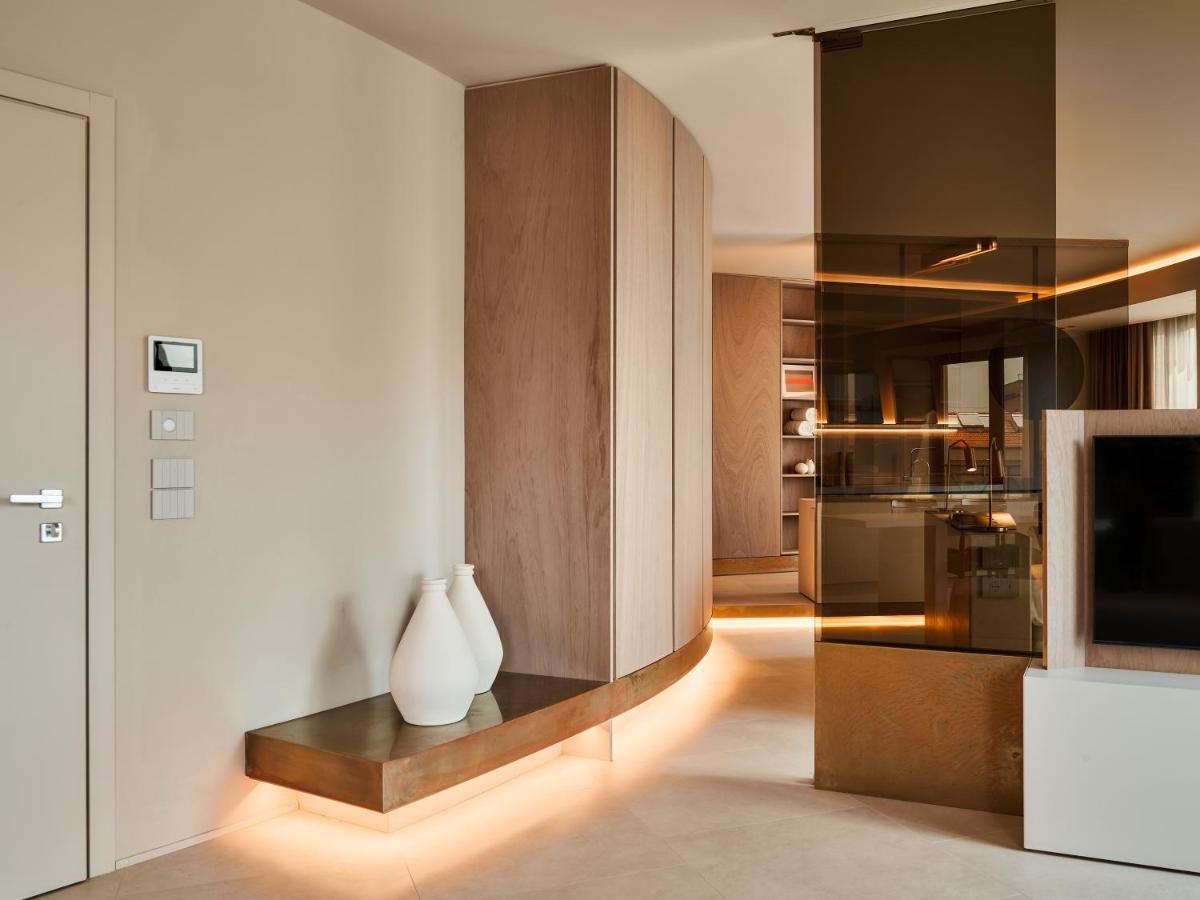 Le Residenze By Victoria Palace Cattolica Exteriör bild