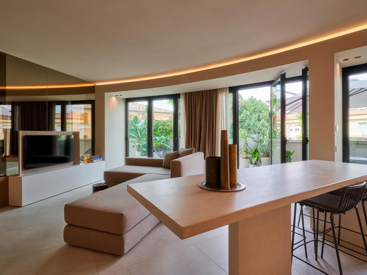 Le Residenze By Victoria Palace Cattolica Exteriör bild